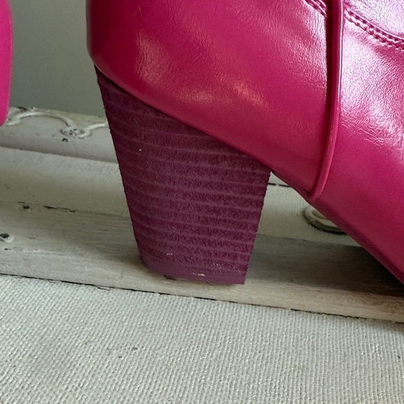 Beast hot pink boots - Picture 12 of 12